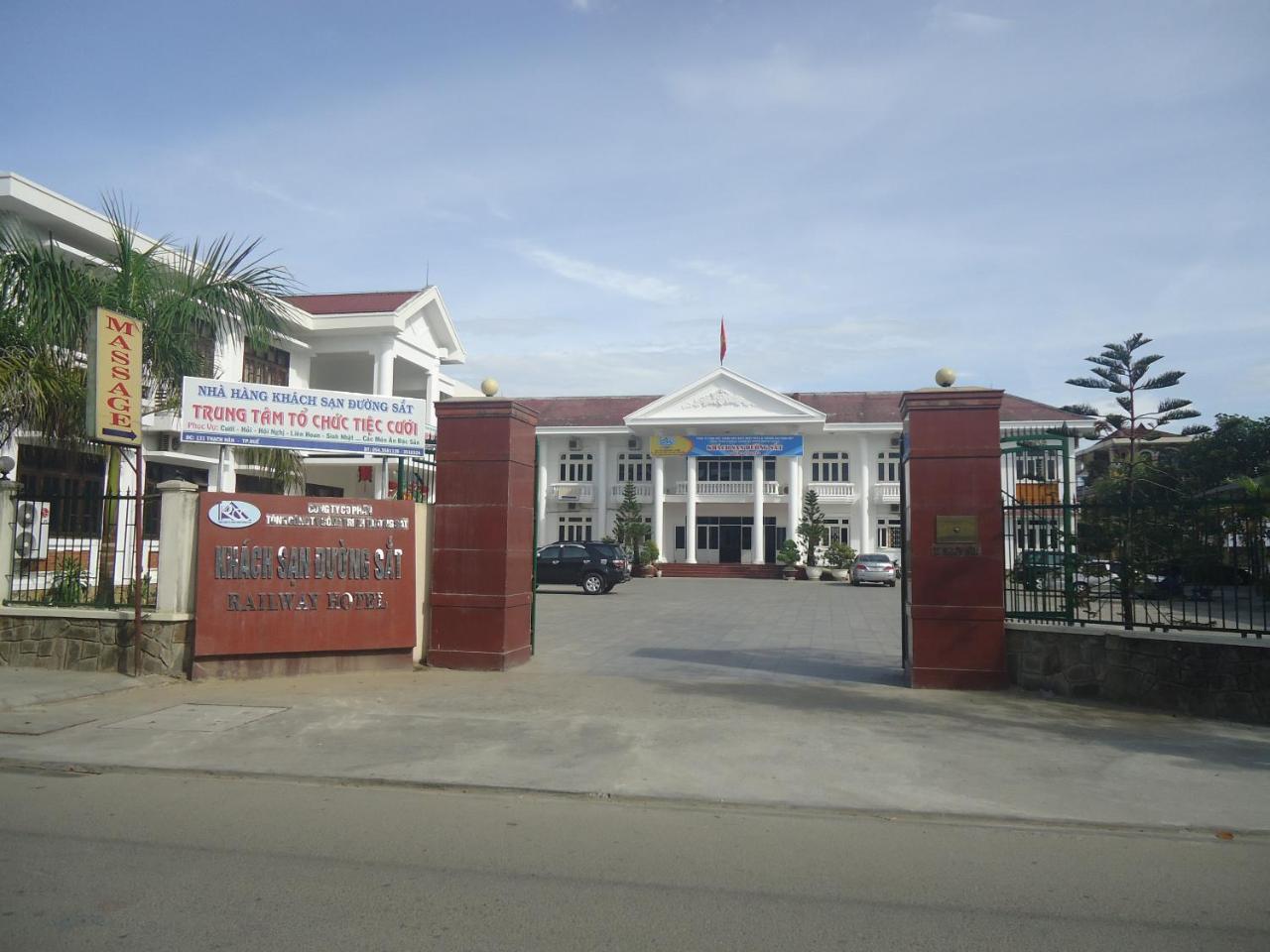 Hue Railway Hotel Экстерьер фото